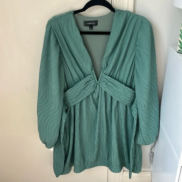 4SI3NNA | Dresses | Hemline Green Dress Worn Once For Rush | Poshmark